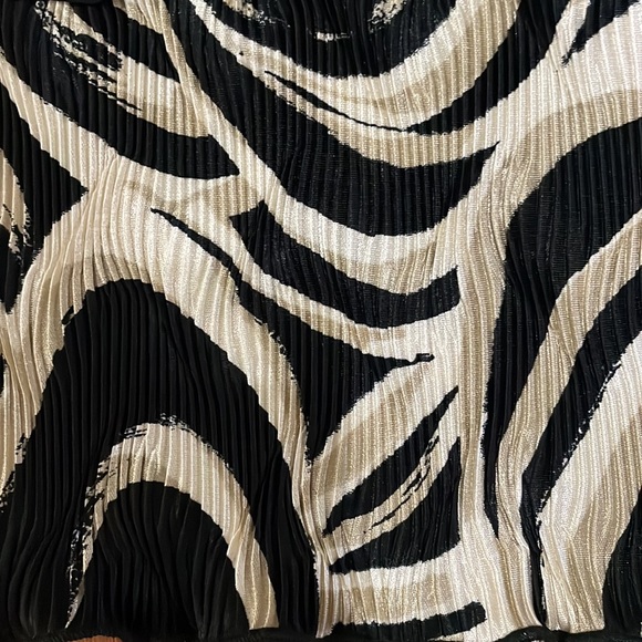 Kathy Roberts Size 10 Petite Dress Black Gold Print Bottom Half Pleated Zipper - Picture 3 of 10